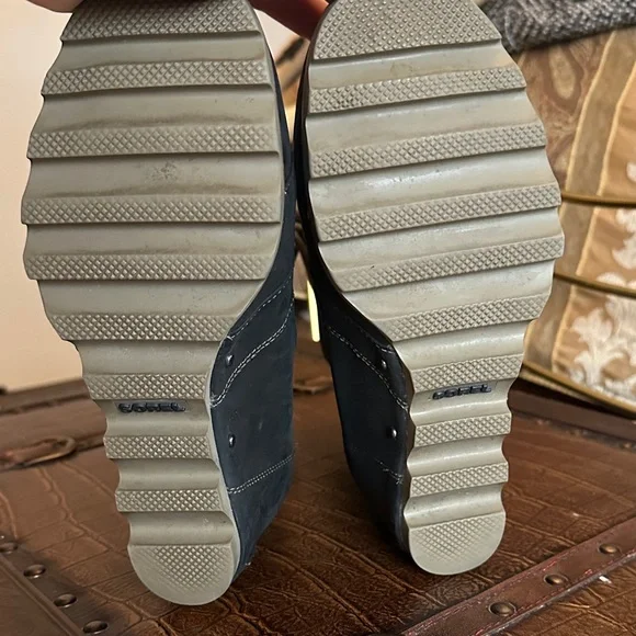 Sorel Black Lace Up Wedge Boots - Picture 3 of 7